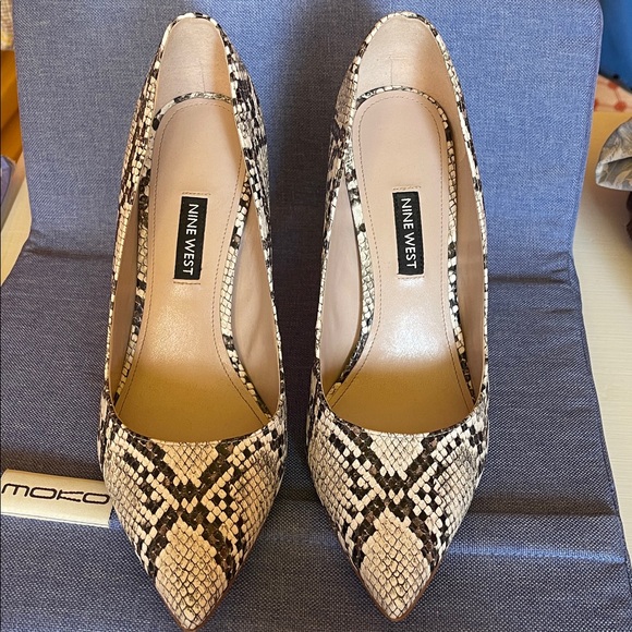 Nine West Black and Cream Snakeskin Heels - Picture 6 of 6